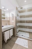 Bloom Apartment by La Griffe