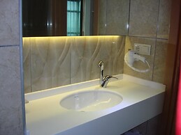 Bal Otel