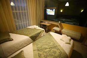 Bal Otel