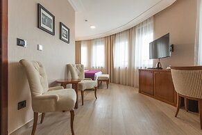 Xenon Hotel & SPA