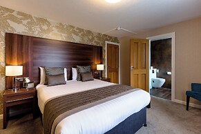 The Melbreak Hotel