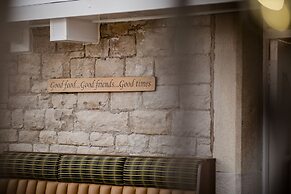The Melbreak Hotel