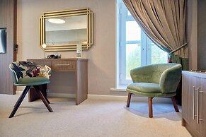 The Melbreak Hotel