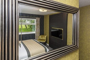 The Melbreak Hotel