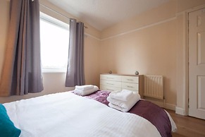 Holiday Home - Sleeps 7