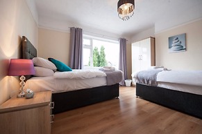 Holiday Home - Sleeps 7