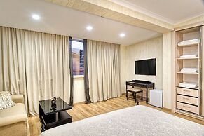 Q&B Hotel