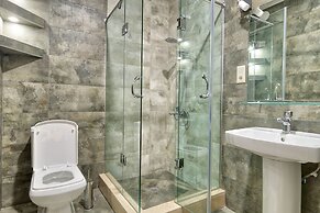 Q&B Hotel
