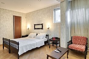 Q&B Hotel