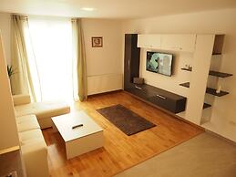 Hill Residence
