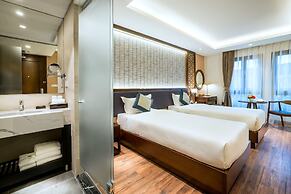 Conifer Grand Hotel
