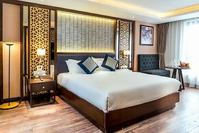 Conifer Grand Hotel