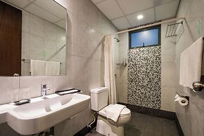 Acappella Suite Hotel