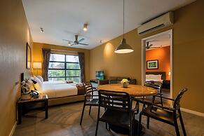 Acappella Suite Hotel