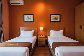 Acappella Suite Hotel