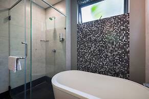 Acappella Suite Hotel
