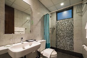 Acappella Suite Hotel