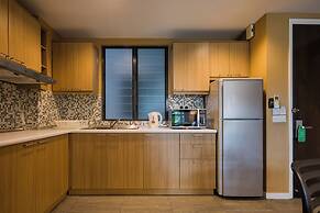 Acappella Suite Hotel