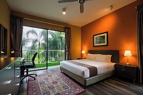 Acappella Suite Hotel