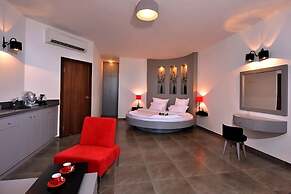 Kami Suites Hotel