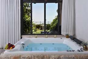 Kami Suites Hotel
