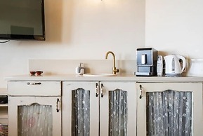 Kami Suites Hotel
