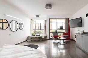 Kami Suites Hotel