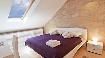 Laura Lux Suites