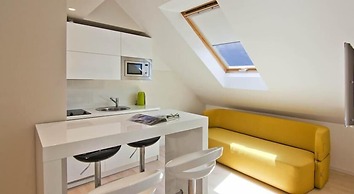 Laura Lux Suites