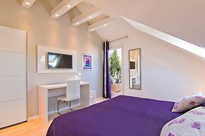 Laura Lux Suites