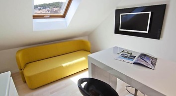 Laura Lux Suites