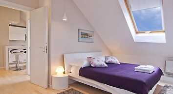 Laura Lux Suites