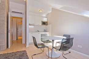 Laura Lux Suites