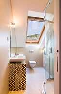 Laura Lux Suites