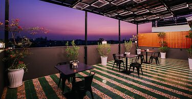 SERENE Stays Hotel