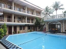 Oasis Beach Resort