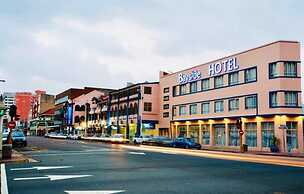 Bayside Hotel 100