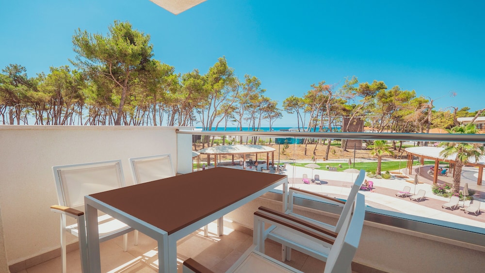 Azul Beach Resort Montenegro by Karisma