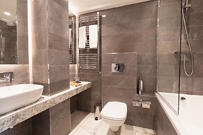Clarendon Suites