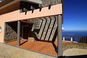 Paradise Ocean View by Analodges