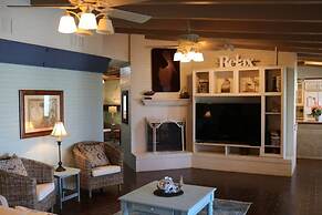 Pelican Bay Resort