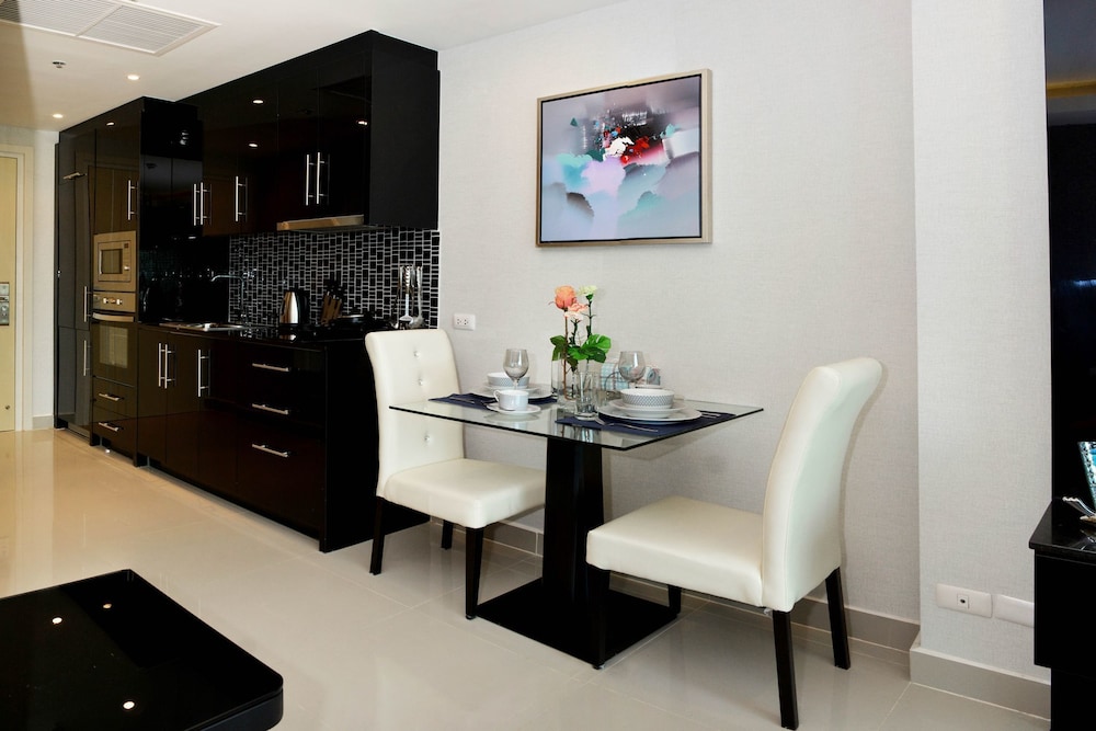 Cosy Beach Condominium