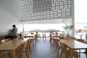 Tawaen Beach Resort