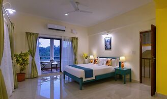 TreeHouse Blue Hotel & Villas