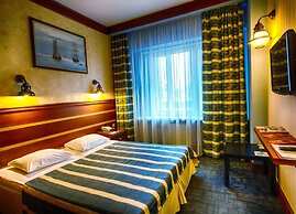 Aurora Hotel