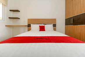 RedDoorz Plus near Palembang Square Mall