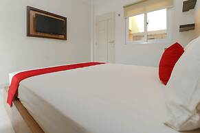 RedDoorz Plus near Palembang Square Mall