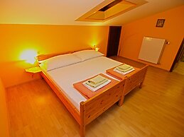 Apartment Denis 19