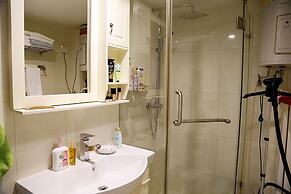 Beijing Sanlitun 2-Bedroom Spacious Apartment