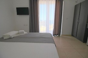 AR Apartments by Saranda Hotel